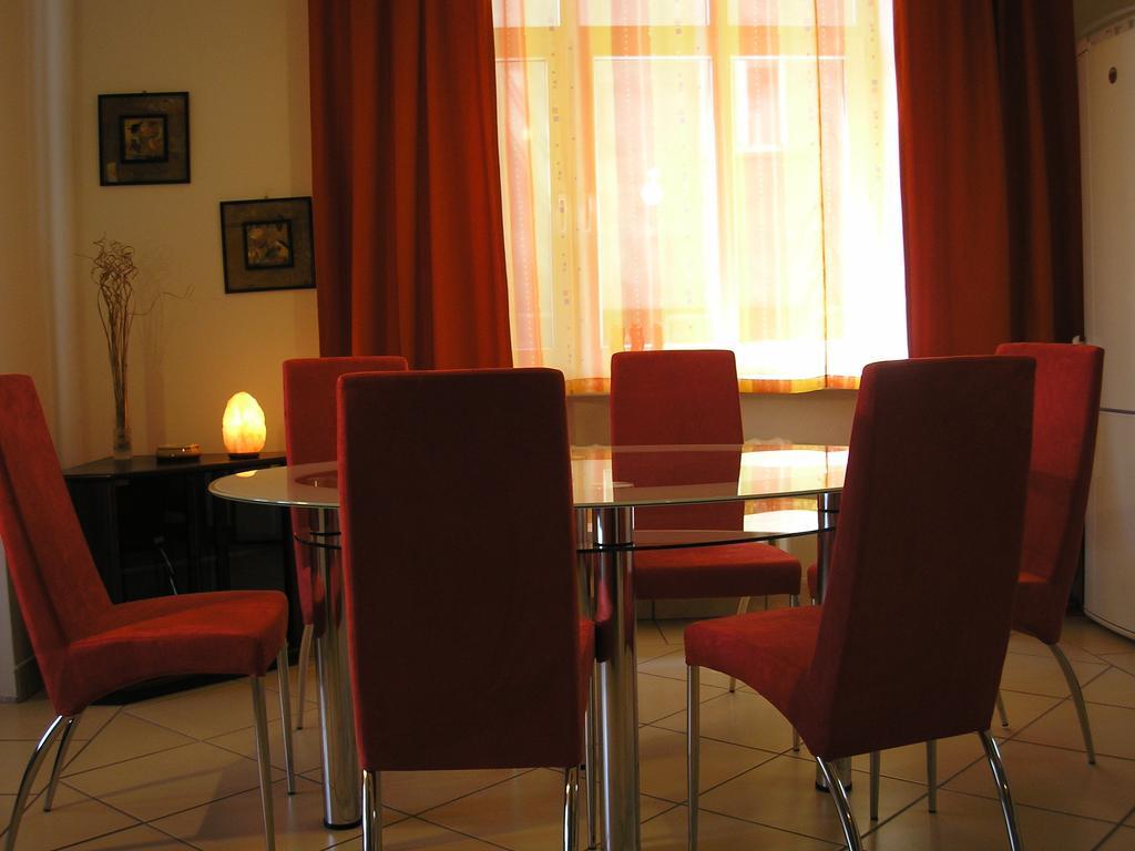 Apartment Riverside - River View Bratislava Ruang foto