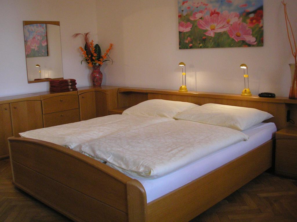 Apartment Riverside - River View Bratislava Ruang foto