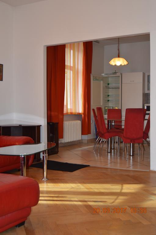 Apartment Riverside - River View Bratislava Bagian luar foto