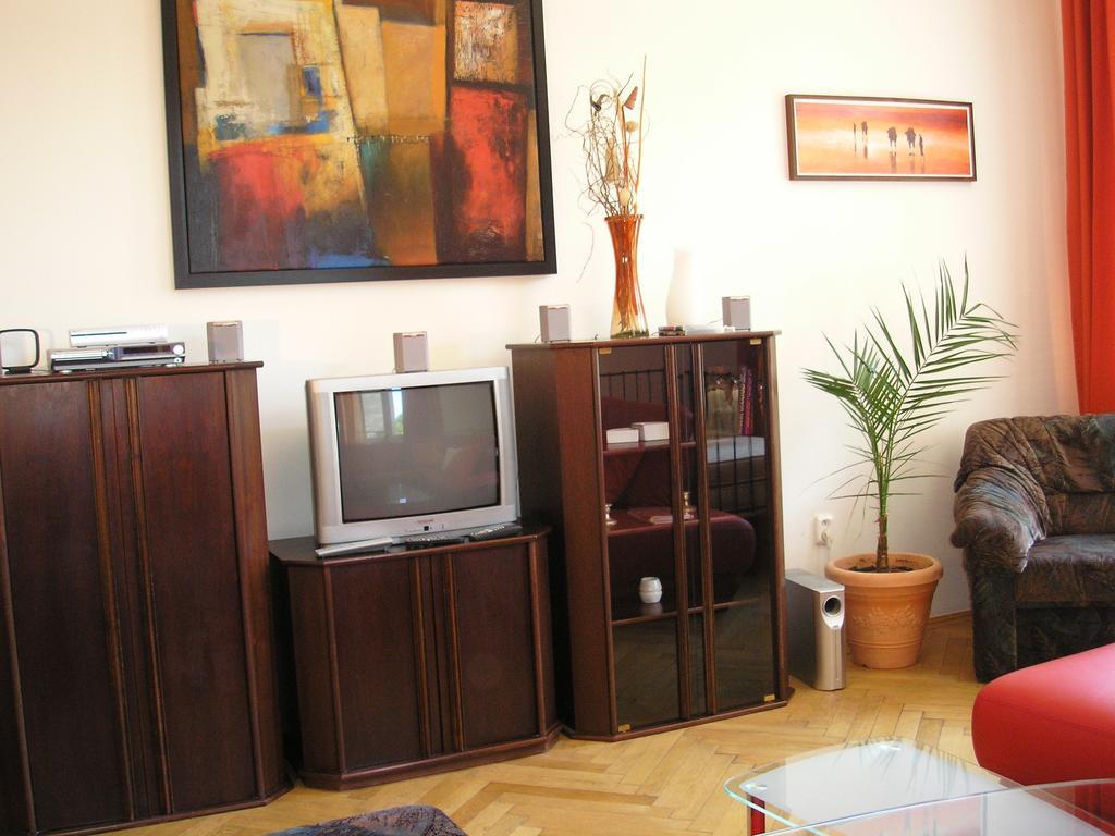 Apartment Riverside - River View Bratislava Ruang foto
